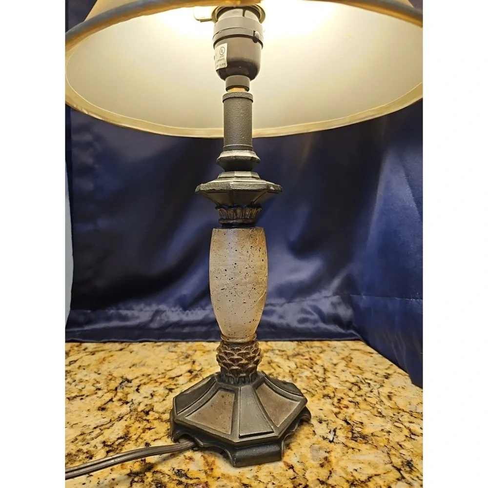 Resin Pinecone Table Lamp 18
